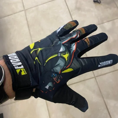 gant-devaaant-main-gauche