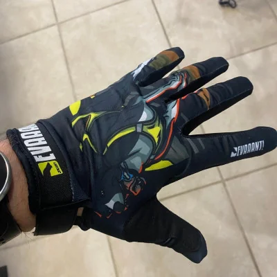 gant-devaaant-main-gauche